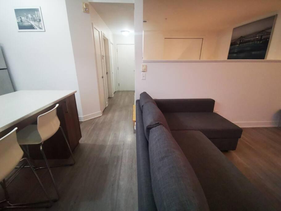 Lovely Studio In Longueuil, Near Downtown Montreal Apartment ภายนอก รูปภาพ