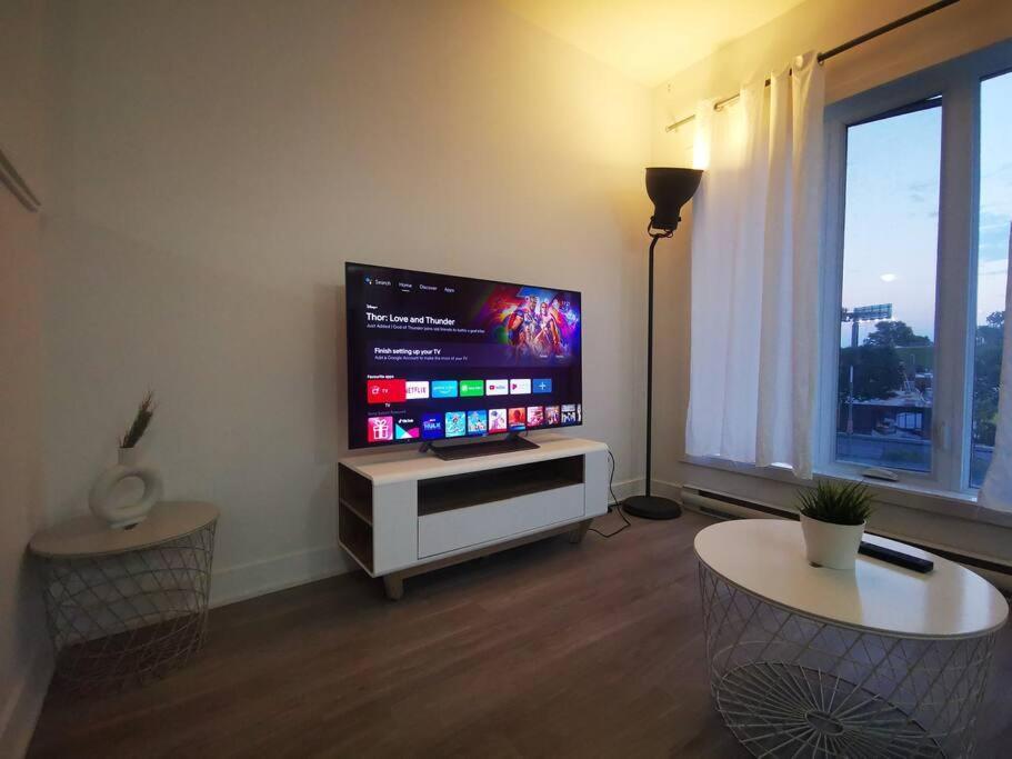 Lovely Studio In Longueuil, Near Downtown Montreal Apartment ภายนอก รูปภาพ