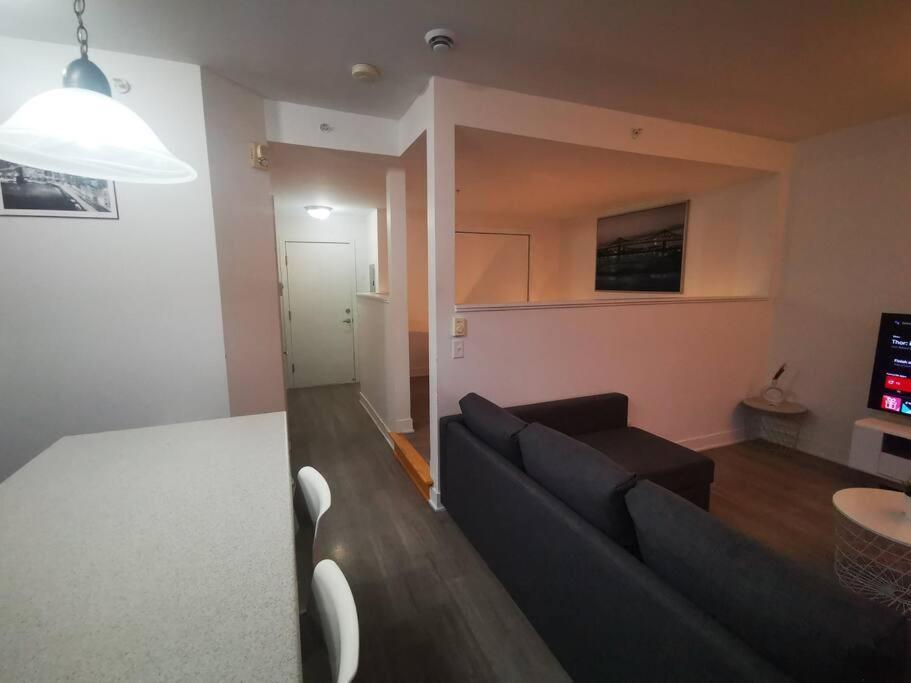 Lovely Studio In Longueuil, Near Downtown Montreal Apartment ภายนอก รูปภาพ